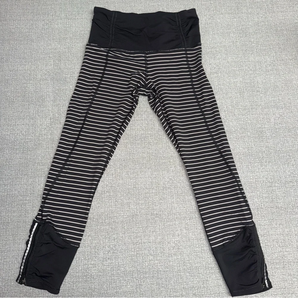 Lululemon Runday Crop Leggings - Picture 3 of 14